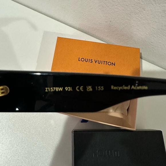 Louis Vuitton cyclone sunglasses - Picture 2 of 8